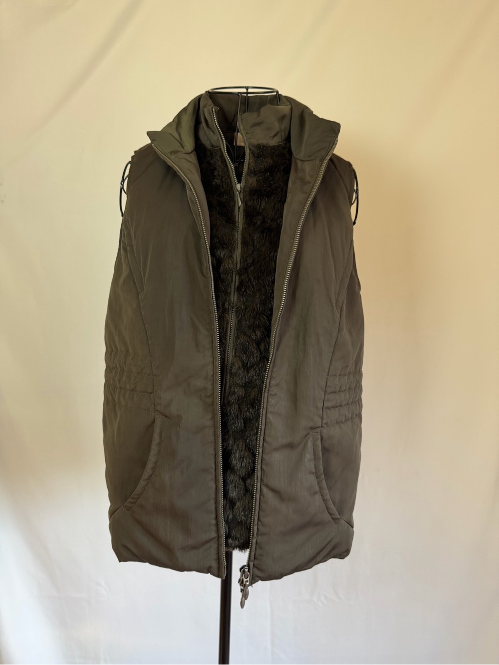 Chico's Olive Green Quilted Puffer Vest with inner Faux Fur Layer 2 Vests in 1